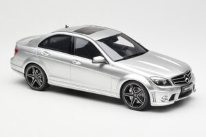 Mercedes C63 AMG W204 Sølv GT Spirit 1:18 GT462 Resin — billede 4 af 6