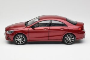 Mercedes CLA C117 Designo Patagonia Rød Metallic Norev 1:18 B66960131 Metal — billede 4 af 8