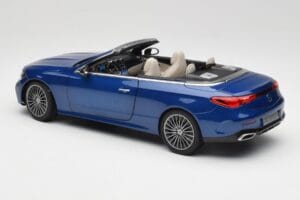 Mercedes CLE Cabriolet A236 Blå Norev 1:18 B66960653 Metal — billede 8 af 9