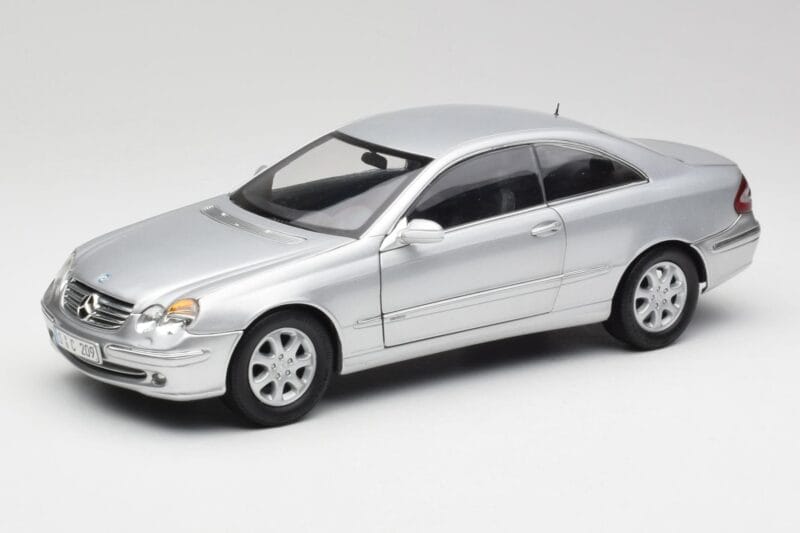 Mercedes CLK 500 C209 Sølv Kyosho 1:18 B66962144 Metal