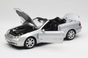 Mercedes CLK 500 Cabriolet Elegance A209 Sølv Kyosho 1:18 B66962172 Metal — billede 2 af 8