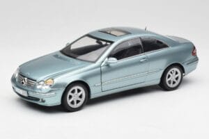 Mercedes CLK 500 W209 Lyseblå Metallic Kyosho 1:18 B66962192 Metal