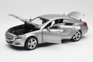 Mercedes CLS C218 Designo Alubeam Titanium Norev 1:18 B66961298 Metal — billede 2 af 8