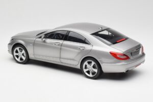 Mercedes CLS C218 Designo Alubeam Titanium Norev 1:18 B66961298 Metal — billede 7 af 8