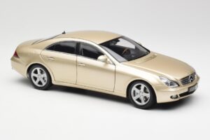 Mercedes CLS C219 Lys Beige Guld Kyosho 1:18 08401LBE Metal — billede 6 af 8