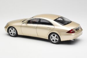 Mercedes CLS C219 Lys Beige Guld Kyosho 1:18 08401LBE Metal — billede 7 af 8