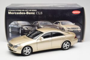 Mercedes CLS C219 Lys Beige Guld Kyosho 1:18 08401LBE Metal — billede 8 af 8