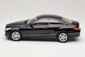 Mercedes E-Class Coupe C207 Obsidian Black Metallic Norev 1:18 B66962418 Metal — billede 4 af 8