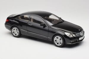 Mercedes E-Class Coupe C207 Obsidian Black Metallic Norev 1:18 B66962418 Metal — billede 6 af 8