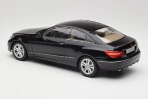 Mercedes E-Class Coupe C207 Obsidian Black Metallic Norev 1:18 B66962418 Metal — billede 7 af 8
