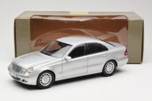 Mercedes E-Class W211 Sølv Kyosho 1:18 B66962146 Metal — billede 8 af 8