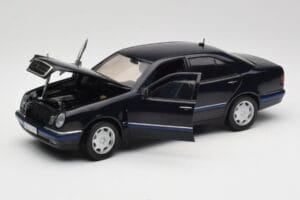 Mercedes E-Class W210 E320 Sort Sun Star 1:18 1151 Metal — billede 2 af 8