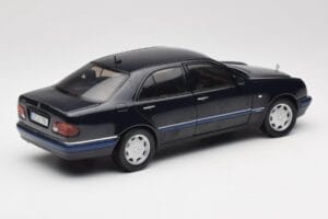 Mercedes E-Class W210 E320 Sort Sun Star 1:18 1151 Metal — billede 3 af 8