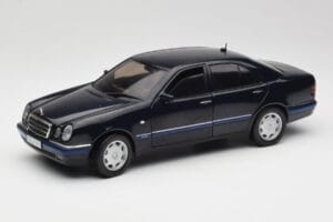 Mercedes E-Class W210 E320 Sort Sun Star 1:18 1151 Metal