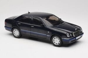 Mercedes E-Class W210 E320 Sort Sun Star 1:18 1151 Metal — billede 6 af 8