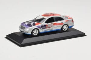 Mercedes E-Class W211 #11 Bluetec Paris-Beijing 2006 Minichamps 1:43 B66962267-R Metal — billede 2 af 4