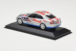 Mercedes E-Class W211 #11 Bluetec Paris-Beijing 2006 Minichamps 1:43 B66962267-R Metal — billede 3 af 4