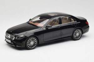 Mercedes E-Class W213 Obsidian Sort iScale 1:18 B66960380 Metal