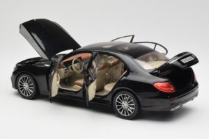 Mercedes E-Class W213 Obsidian Sort iScale 1:18 B66960380 Metal — billede 5 af 8