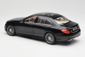 Mercedes E-Class W213 Obsidian Sort iScale 1:18 B66960380 Metal — billede 7 af 8