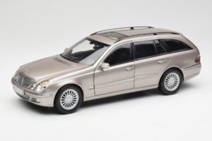 Mercedes E320 CDI W210 Stationcar Cubanite Sølv Kyosho 1:18 B66962188 Metal