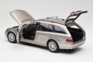 Mercedes E320 CDI W210 Stationcar Cubanite Sølv Kyosho 1:18 B66962188 Metal — billede 5 af 8