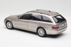 Mercedes E320 CDI W210 Stationcar Cubanite Sølv Kyosho 1:18 B66962188 Metal — billede 7 af 8