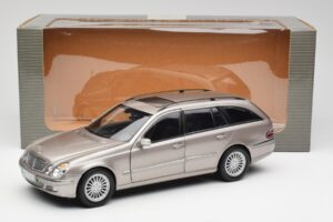 Mercedes E320 CDI W210 Stationcar Cubanite Sølv Kyosho 1:18 B66962188 Metal — billede 8 af 8