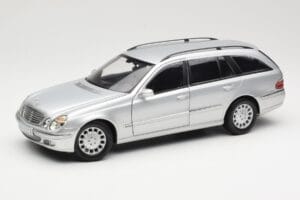 Mercedes E320 T-Modell S210 Elegance Sølv Kyosho 1:18 B66962166 Metal