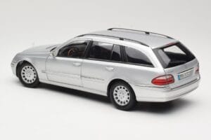 Mercedes E320 T-Modell S210 Elegance Sølv Kyosho 1:18 B66962166 Metal — billede 7 af 8