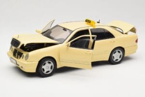Mercedes E320 W210 Taxi Sun Star 1:18 1160 Metal — billede 2 af 8