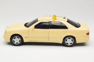 Mercedes E320 W210 Taxi Sun Star 1:18 1160 Metal — billede 4 af 8