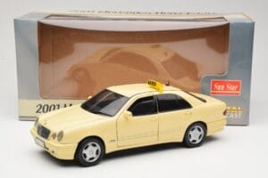 Mercedes E320 W210 Taxi Sun Star 1:18 1160 Metal — billede 8 af 8