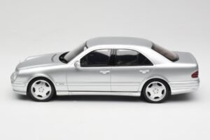 Mercedes E55 AMG W210 Brilliant Silver Otto 1:18 OT459 Resin — billede 3 af 6