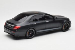 Mercedes AMG E63 S W213 Edition 1 Night Sort GT Spirit 1:18 B66963111 Resin — billede 2 af 6