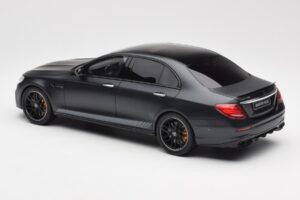 Mercedes AMG E63 S W213 Edition 1 Night Sort GT Spirit 1:18 B66963111 Resin — billede 5 af 6
