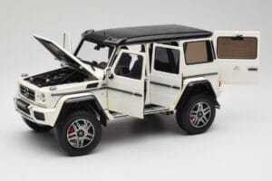 Mercedes G 63 AMG 4x4 Squared Polar White Almost Real 1:18 820203 Metal — billede 2 af 8