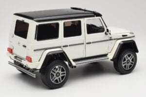 Mercedes G 63 AMG 4x4 Squared Polar White Almost Real 1:18 820203 Metal — billede 3 af 8