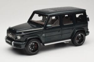 Mercedes G 63 AMG W463 Green Metallic Minichamps 1:18 Mercedes G 63 AMG W463 Green Metallic Minichamps 1:18 110037066 Metal