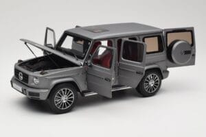 Mercedes G-Class G500 W463A Designo Platinum Magno Minichamps 1:18 B66960811 Metal — billede 2 af 8