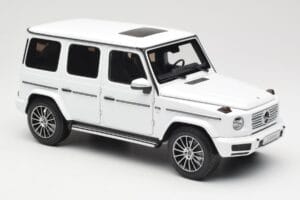 Mercedes G-Class G 500 W463A Diamond White Metallic Minichamps 1:18 113037111 Metal — billede 6 af 8