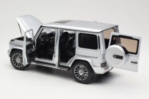 Mercedes G-Class G 500 W463A Iridium Silver Metallic Minichamps 1:18 113037112 Metal — billede 5 af 8