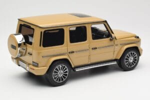 Mercedes G-Class G 500 W463A Solarbeam Yellow Metallic Minichamps 1:18 113037108 Metal — billede 3 af 8