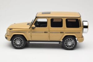 Mercedes G-Class G 500 W463A Solarbeam Yellow Metallic Minichamps 1:18 113037108 Metal — billede 4 af 8
