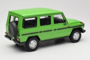 Mercedes G-Class W460 LWB Grøn Minichamps 1:18 155038101 Metal — billede 2 af 6