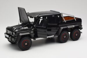 Mercedes AMG G63 W463 6x6 Gloss Sort AUTOart 1:18 76306 Komposit — billede 2 af 8