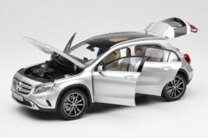 Mercedes GLA X156 Polar Sølv Metallic Norev 1:18 B66960267 Metal — billede 2 af 8