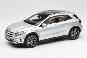 Mercedes GLA X156 Polar Sølv Metallic Norev 1:18 B66960267 Metal