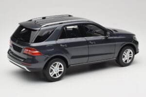 Mercedes M-Class W164 Grey Metallic Minichamps 1:18 100030100 Metal — billede 3 af 8