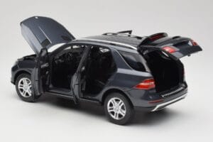 Mercedes M-Class W164 Grey Metallic Minichamps 1:18 100030100 Metal — billede 5 af 8